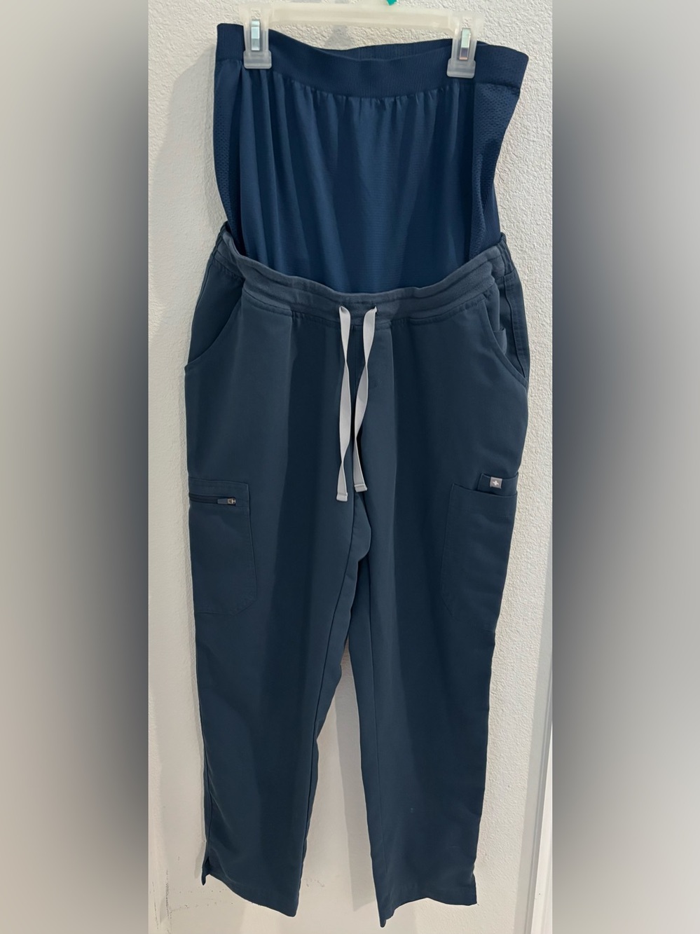 FIGS Maternity Yola Dark Harbor Scrub Pants - size M